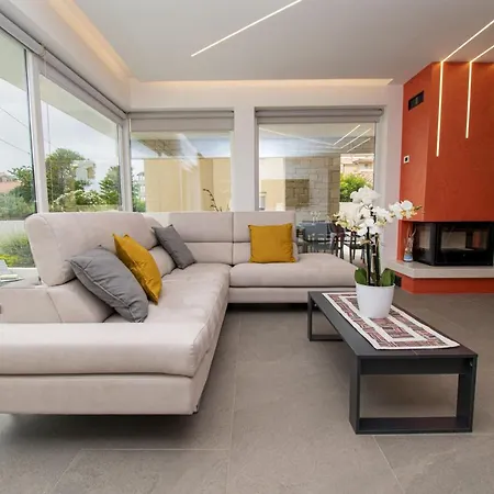Villa Rosarol Near Medulin For 8 People With Private Pool & Only 800 M From Sea Liznjan