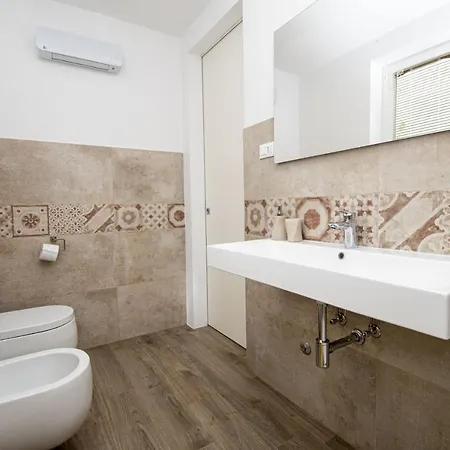Villa Rosarol Near Medulin For 8 People With Private Pool & Only 800 M From Sea Liznjan