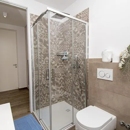 Rosarol Near Medulin For 8 People With Private Pool & Only 800 M From Sea Villa Liznjan
