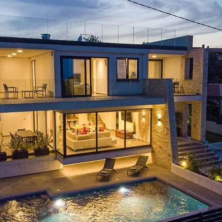 Rosarol Near Medulin For 8 People With Private Pool & Only 800 M From Sea * Liznjan