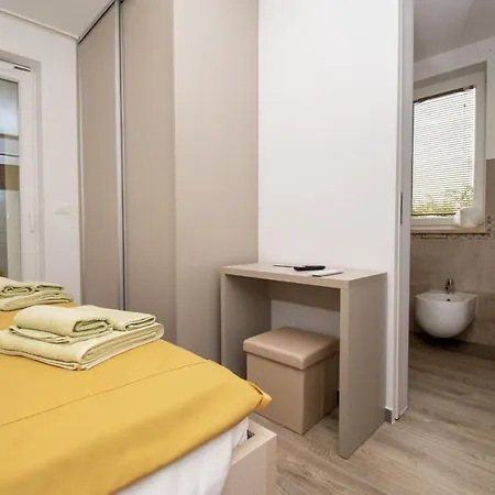 Rosarol Near Medulin For 8 People With Private Pool & Only 800 M From Sea * Liznjan