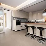 Villa Rosarol Near Medulin For 8 People With Private Pool & Only 800 M From Sea Ližnjan