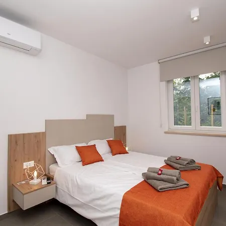 빌라 Rosarol Near Medulin For 8 People With Private Pool & Only 800 M From Sea *